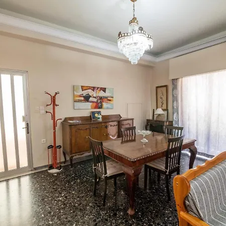 Apartment Mitropoli's *