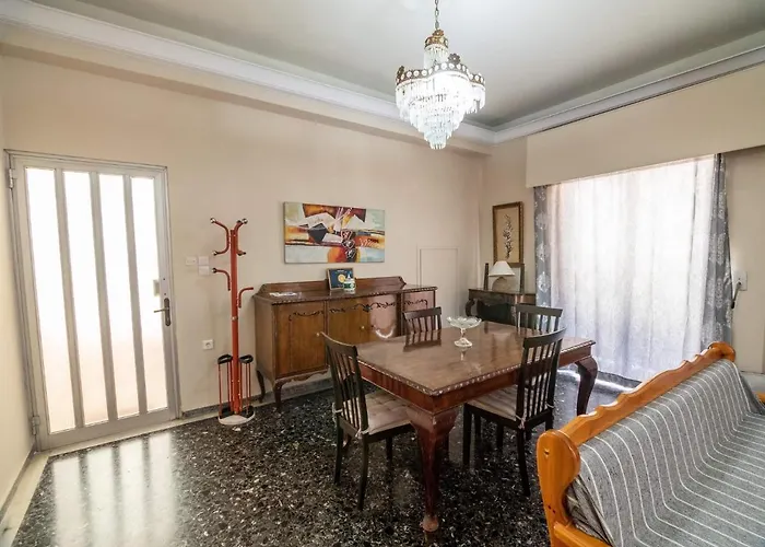 Apartament Mitropoli's *