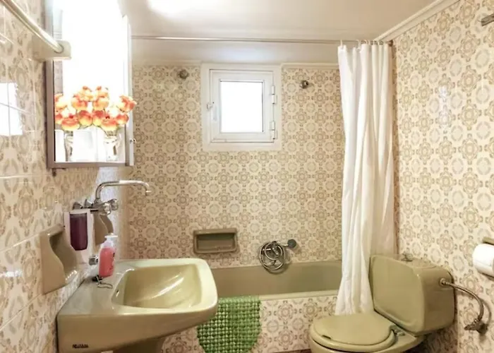 Apartament Mitropoli's *